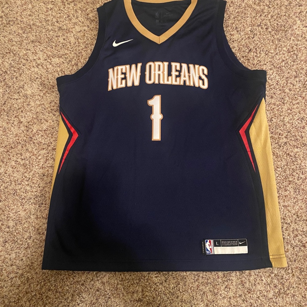 Zion Williamson Nike SWINGMAN jersey.  Youth Large